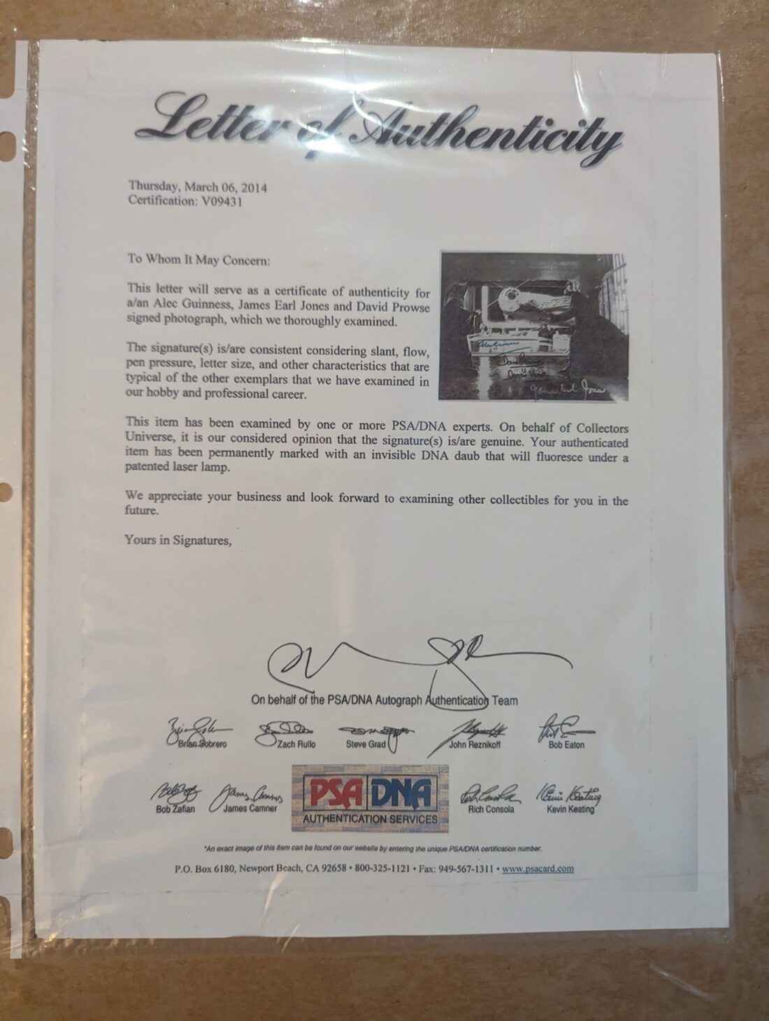 Framed autographed Star Wars photograph signed by Alec Guinness, James Earl Jones and David Prowse, photo 2