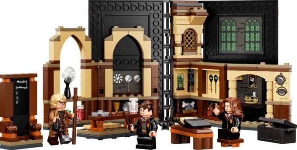 LEGO Harry Potter Hogwarts Moment Defence Against the Dark Arts Class set 76397