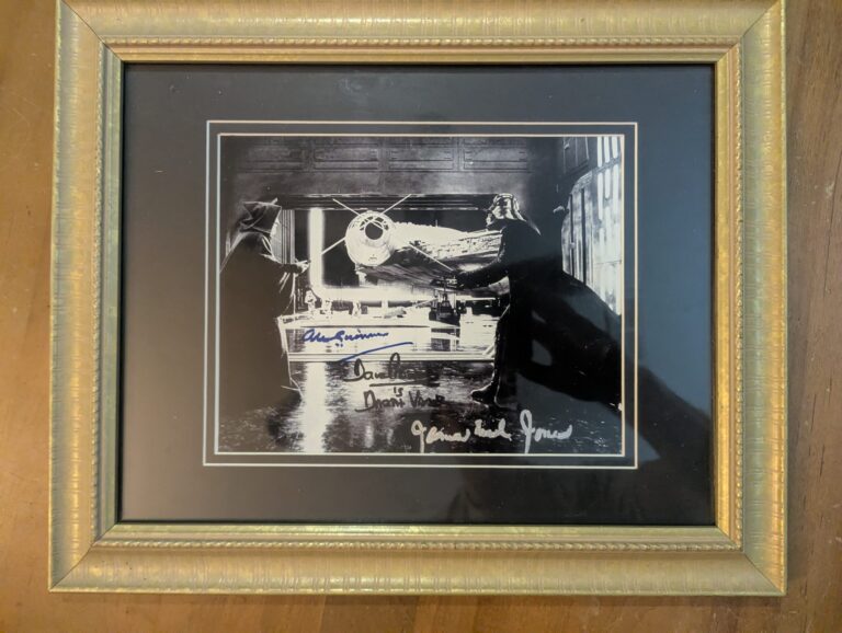 Framed autographed Star Wars photograph signed by Alec Guinness, James Earl Jones and David Prowse, photo 3